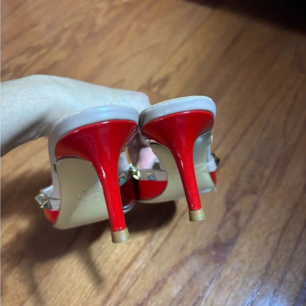 VALENTINO GARAVANI ROCKSTUD Kitten Heels - Picture 8 of 10